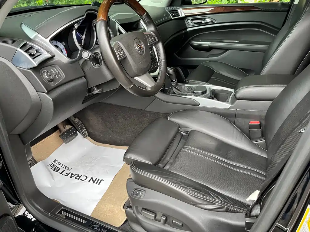 Cadillac SRX — миниатюра 5