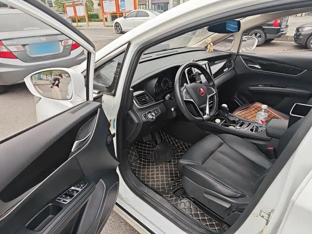 BYD MAX — миниатюра 12