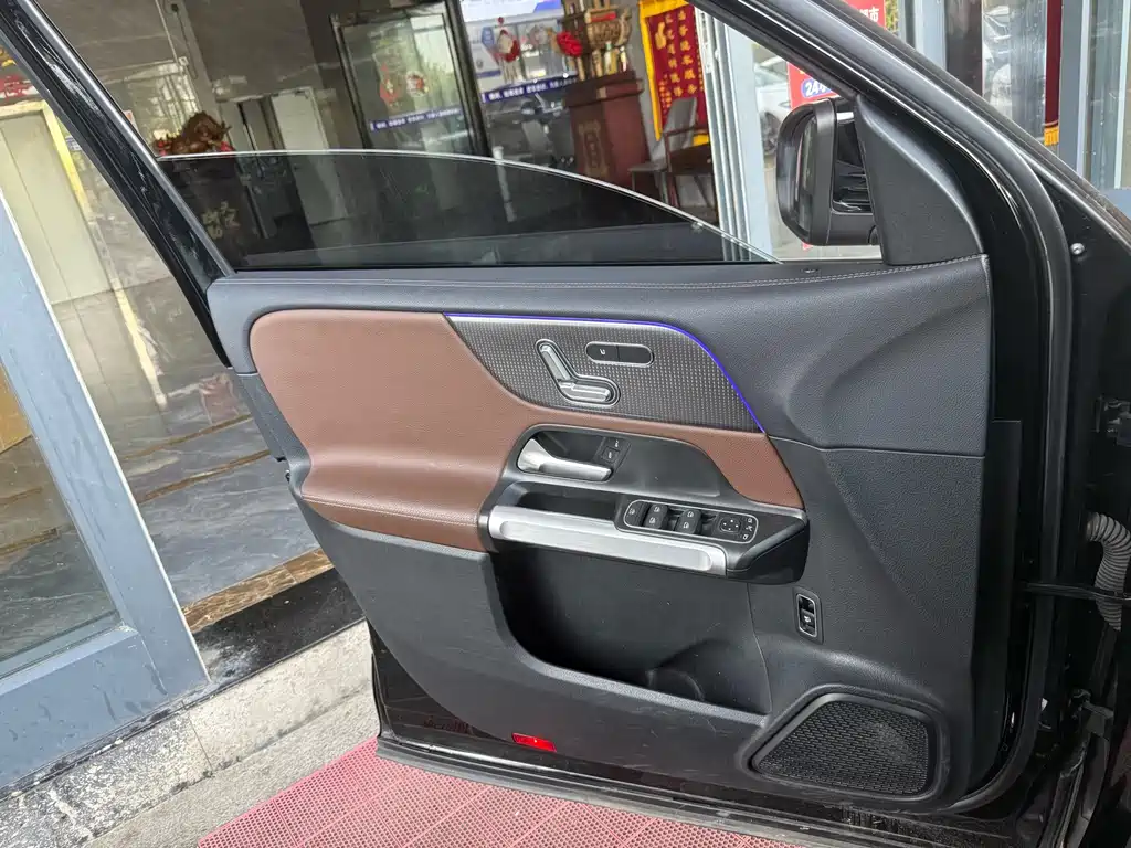 Mercedes-Benz GLB — миниатюра 3
