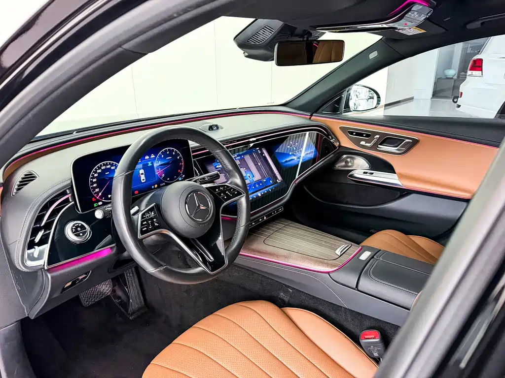 Mercedes-Benz E-Class — миниатюра 9