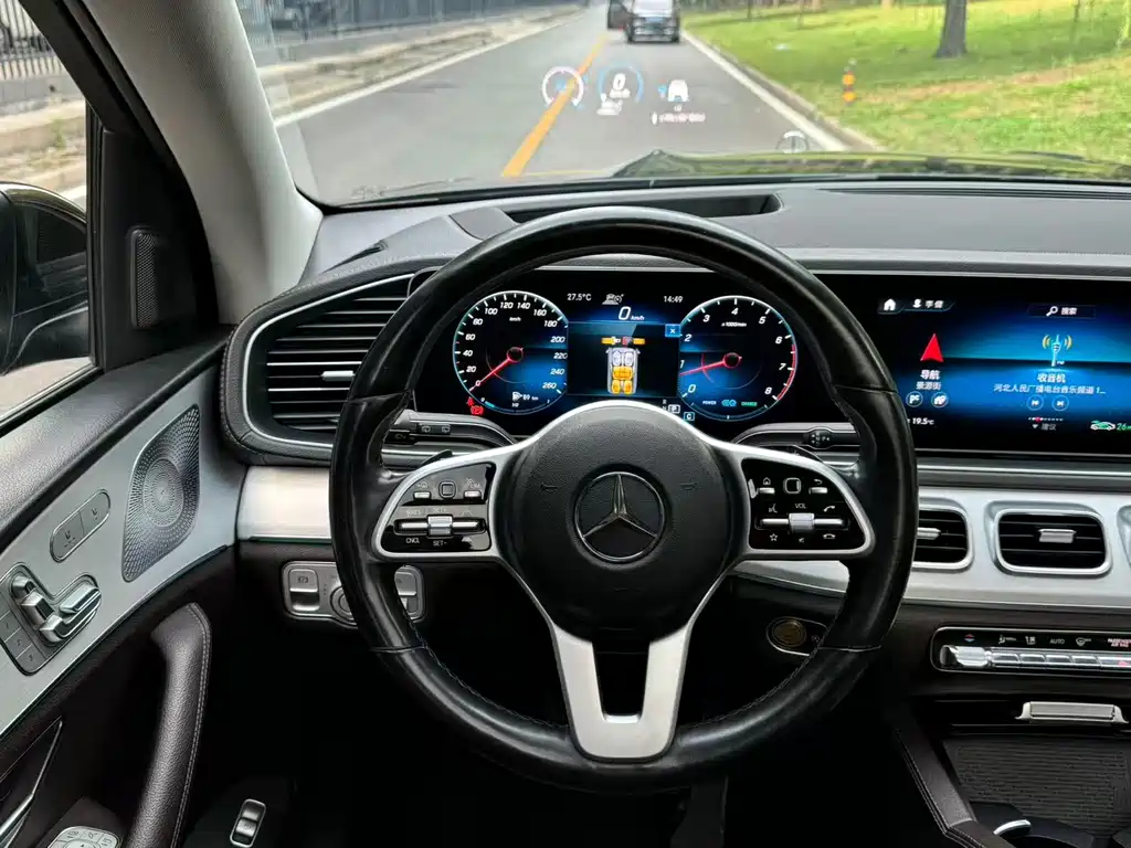 Mercedes-Benz GLS — миниатюра 9