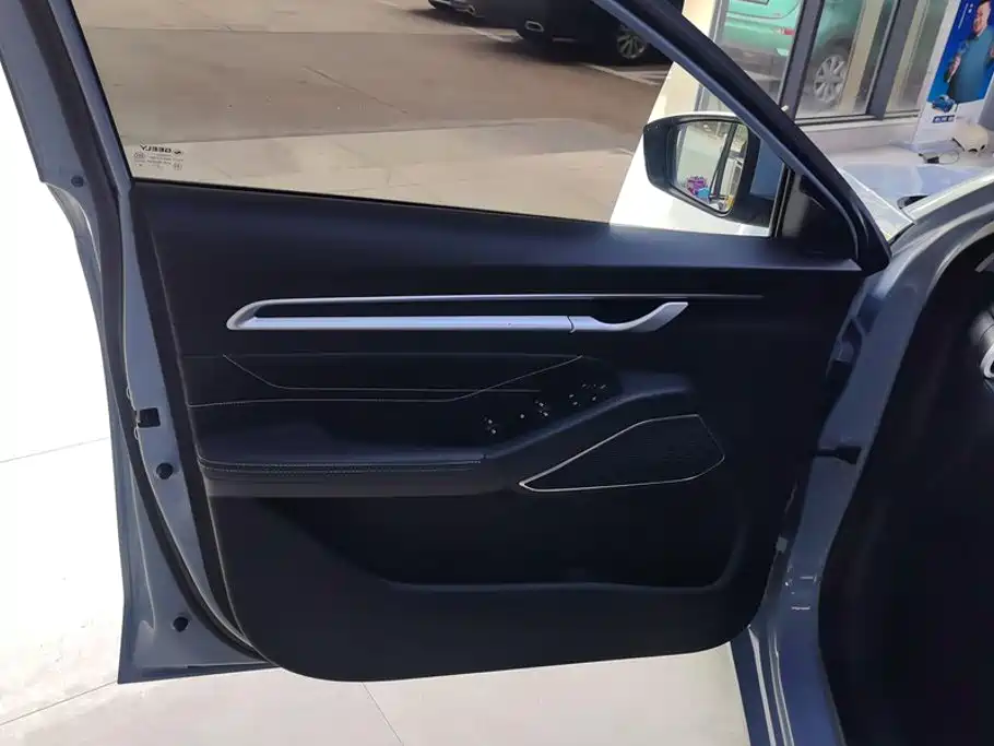 Geely Emgrand — миниатюра 7