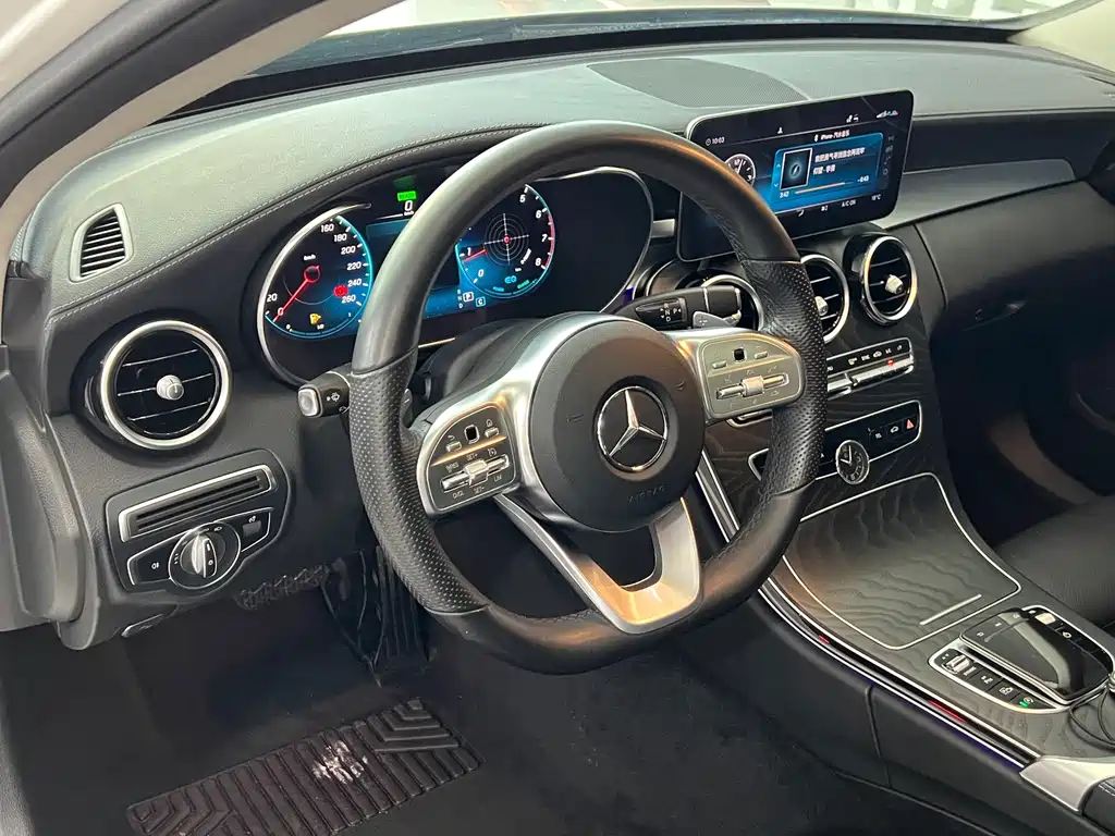 Mercedes-Benz C-Class — миниатюра 16