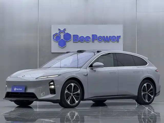 2025 Nio ET5