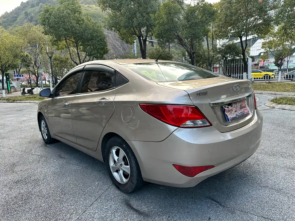 Hyundai Verna 1.4L Auto Leading Type GLX, фото 5
