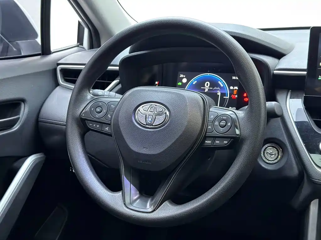 Toyota Corolla Cross — миниатюра 10