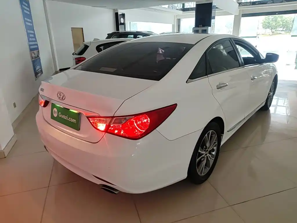 Hyundai Sonata — миниатюра 7