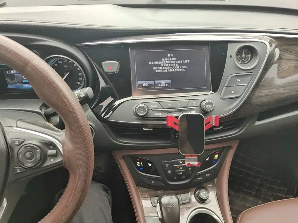Buick Envision Plus — миниатюра 13