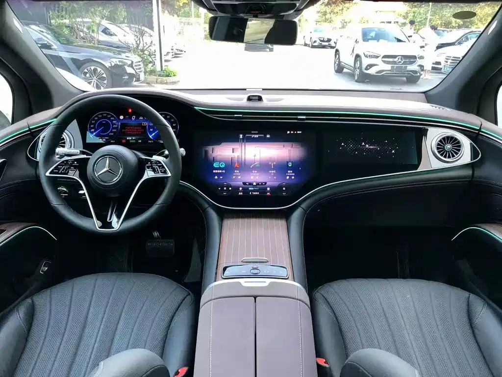 Mercedes-Benz EQS SUV — миниатюра 16