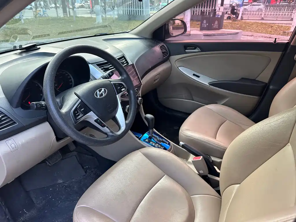 Hyundai Verna 1.4L Auto Leading Type GLX, фото 15