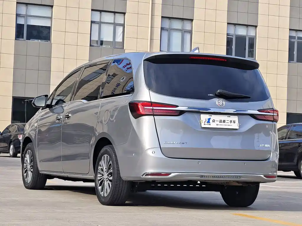 Buick GL8 — миниатюра 5