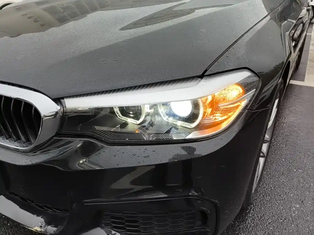 BMW 5 Series — миниатюра 24