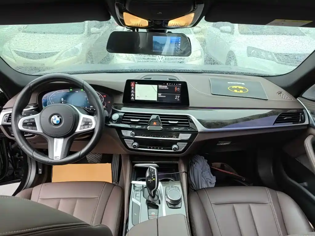 BMW 5 Series — миниатюра 10