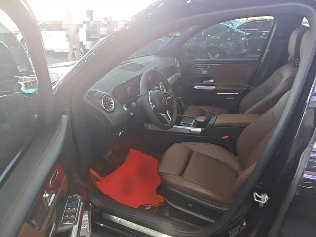 Mercedes-Benz GLB — миниатюра 16