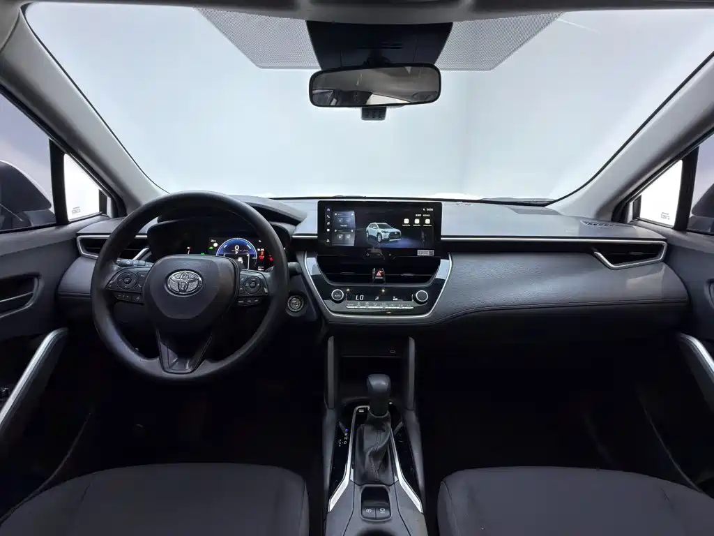 Toyota Corolla Cross — миниатюра 11