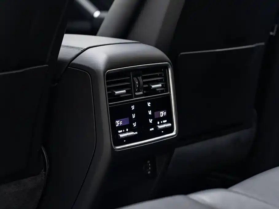 Porsche Cayenne Hybrid — миниатюра 13