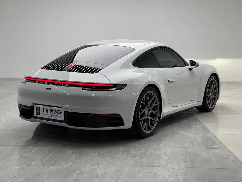 Porsche 911 Carrera 4 3.0T, фото 6
