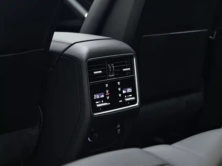 Porsche Cayenne Hybrid — миниатюра 13