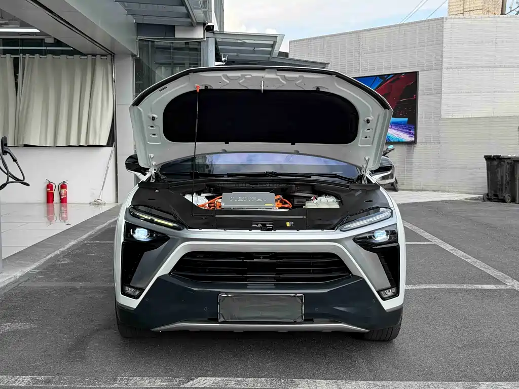 NIO ES8 — миниатюра 13