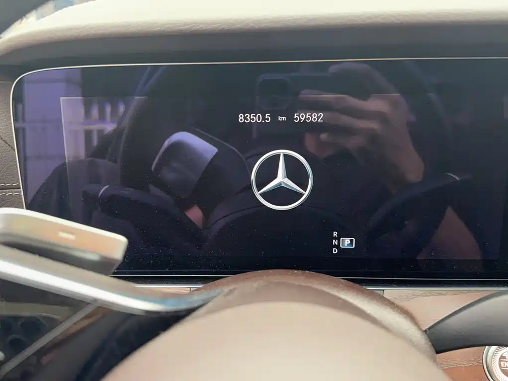 Mercedes-Benz E-Class — миниатюра 3
