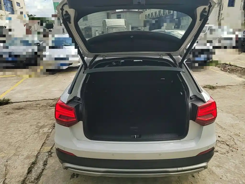 Audi Q2L e-tron — миниатюра 19