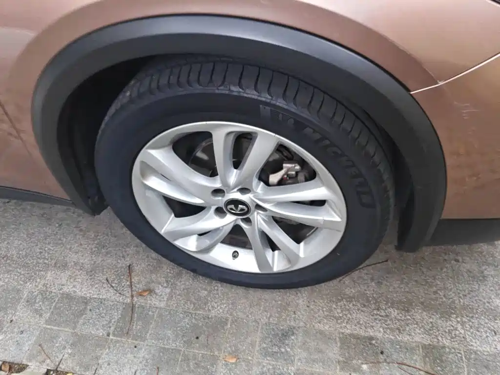 Infiniti QX30 — миниатюра 8