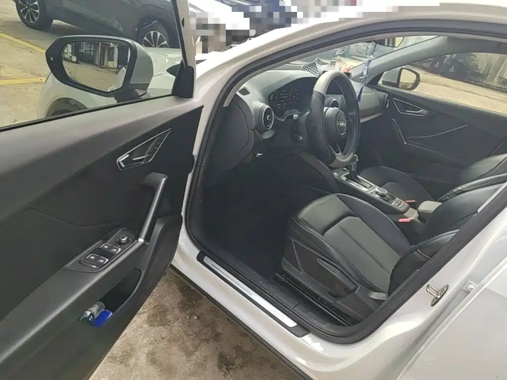 Audi Q2L e-tron — миниатюра 16