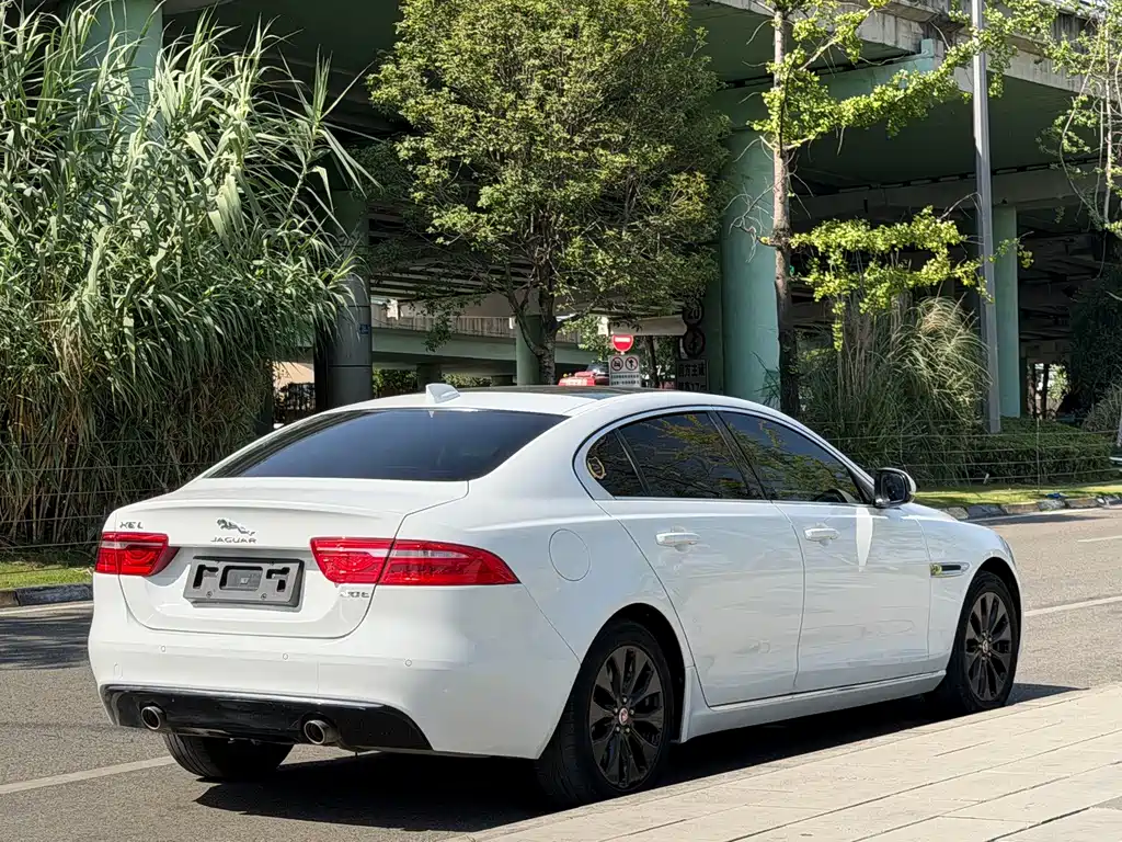 Jaguar XEL — миниатюра 6