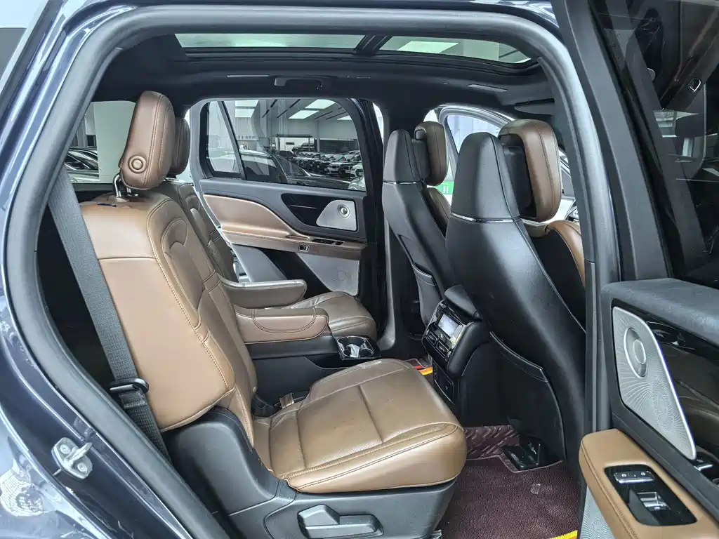 Lincoln Aviator — миниатюра 13