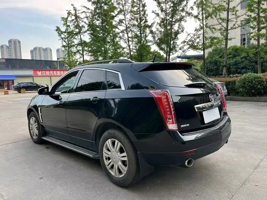 Cadillac SRX — миниатюра 7