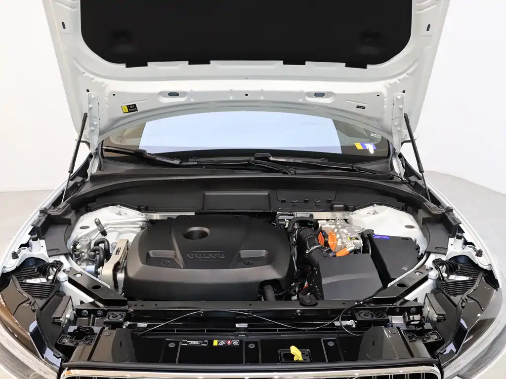 VOLVO XC60 PLUG IN HYBRID