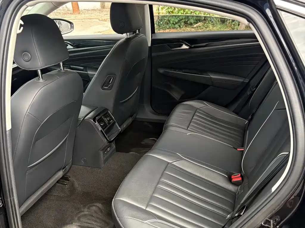Volkswagen Passat — миниатюра 6