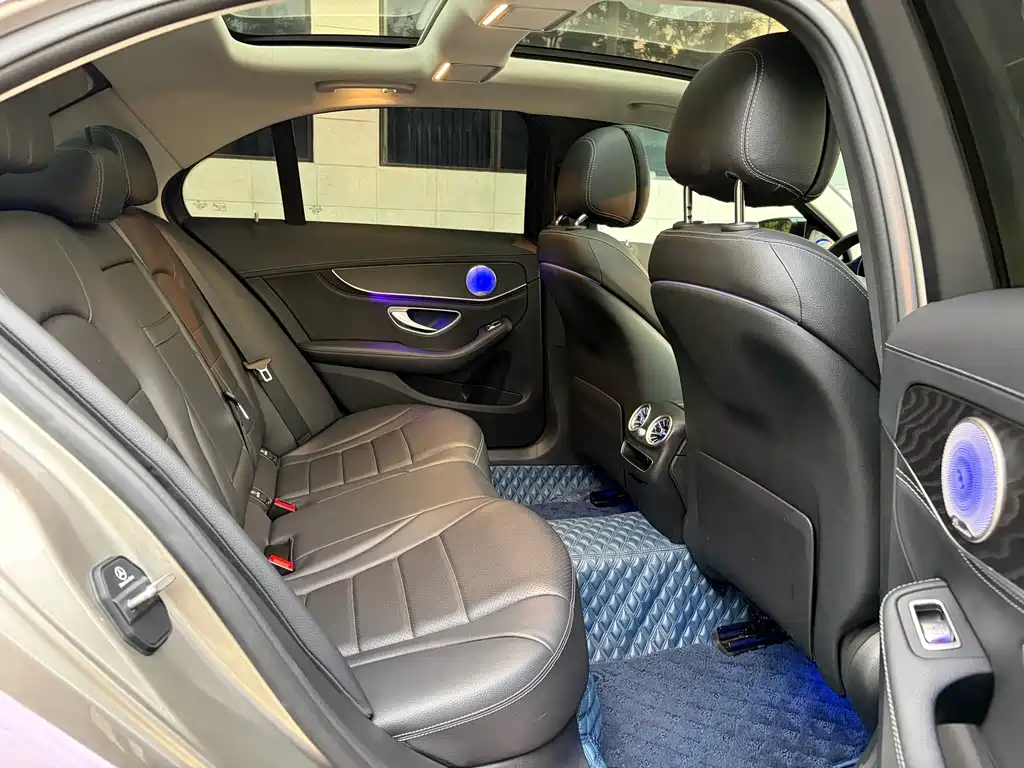 Mercedes-Benz C-Class — миниатюра 17