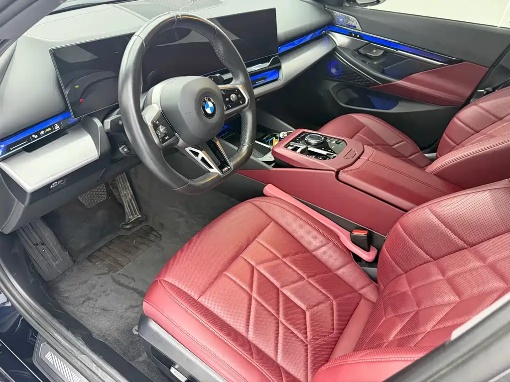 BMW 5 Series — миниатюра 4