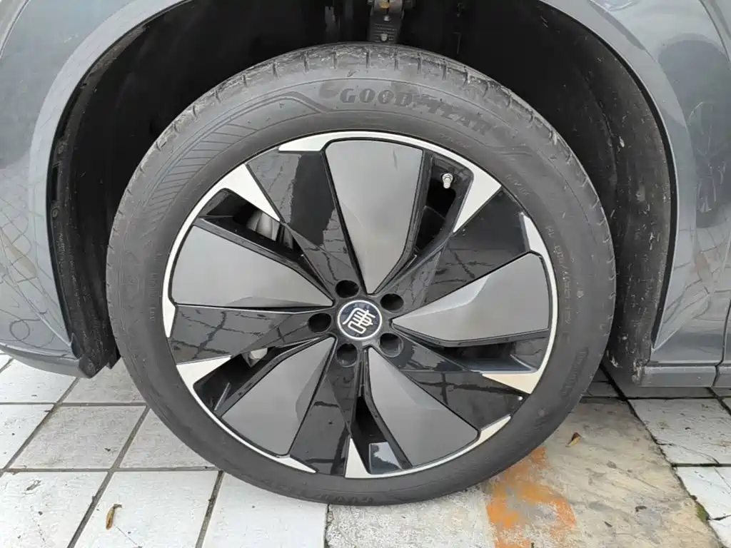 BYD Tang L — миниатюра 23