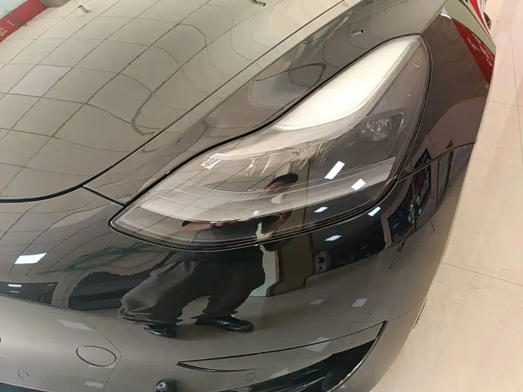 Tesla Model 3 — миниатюра 24