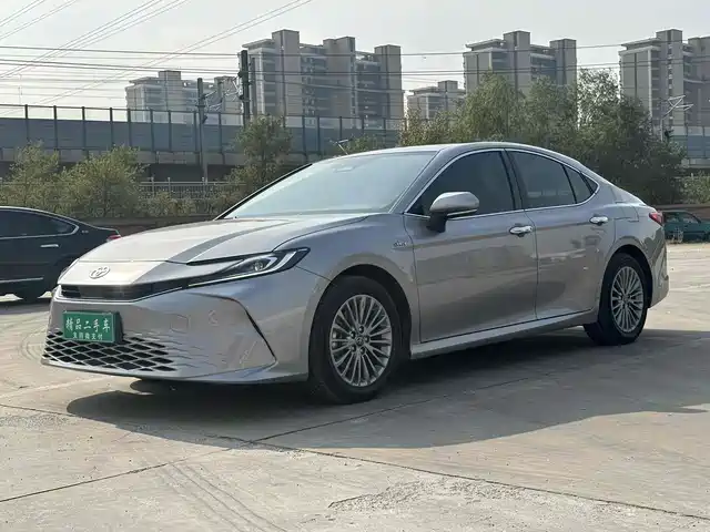 TOYOTA CAMRY 2025