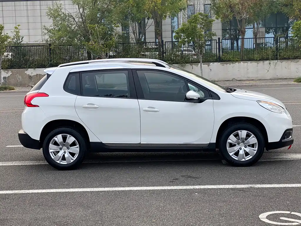 Peugeot 2008 — миниатюра 13
