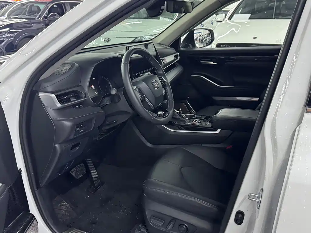Toyota Highlander — миниатюра 4