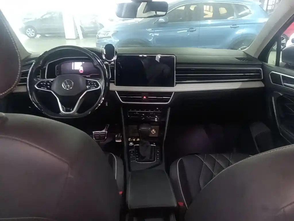Volkswagen Tiguan L — миниатюра 10