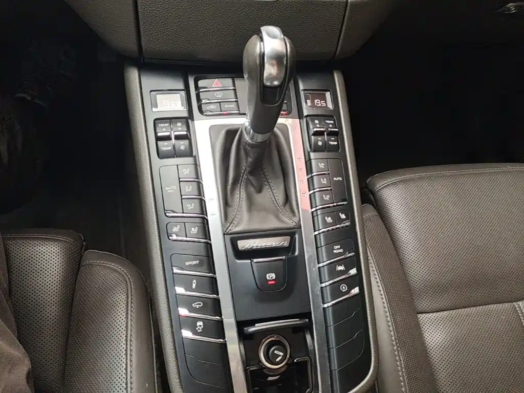 Porsche Macan — миниатюра 14