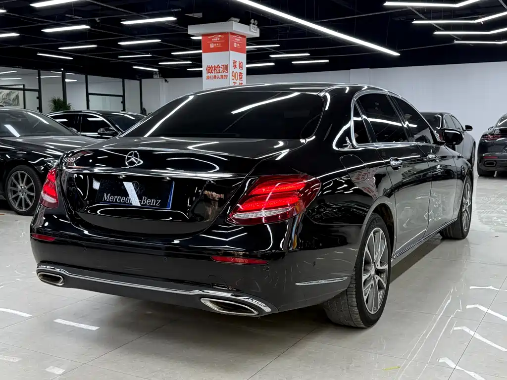 MERCEDES-BENZ E CLASS