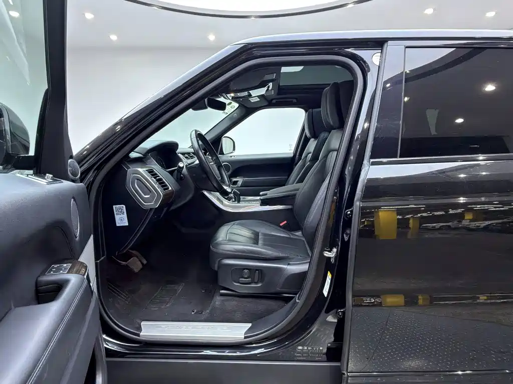 Land Rover Sport PHEV — миниатюра 17