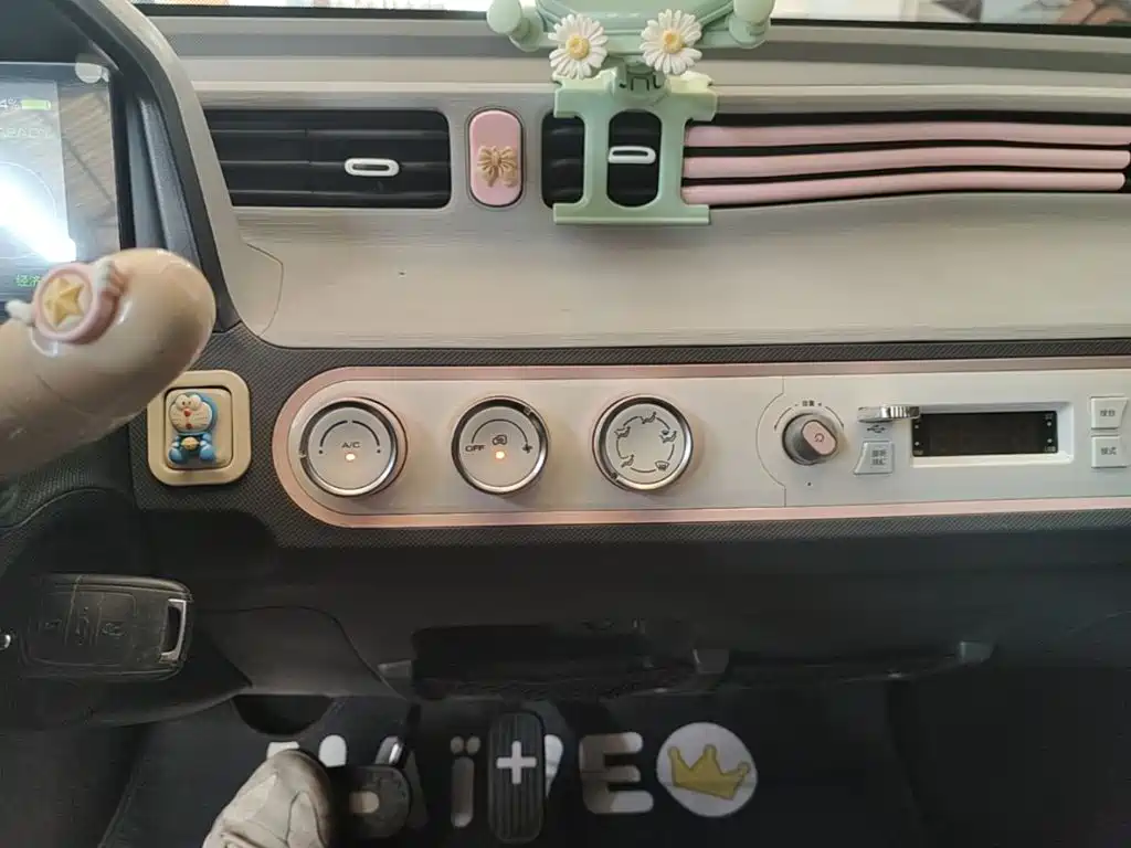 Wuling MINIEV — миниатюра 13