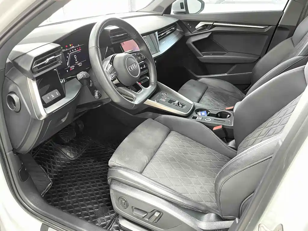 Audi A3 2023 Sportback 35 TFSI Luxury Sport