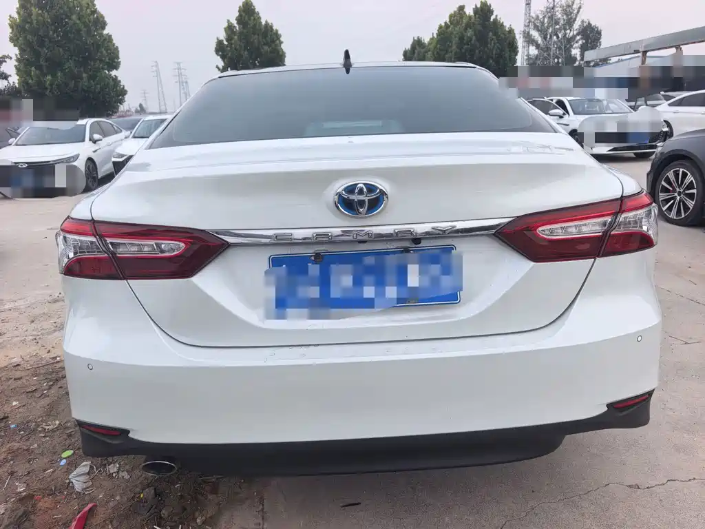 Toyota Camry — миниатюра 9