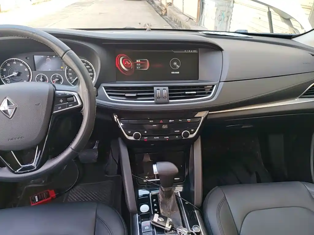 Borgward BX7 — миниатюра 13