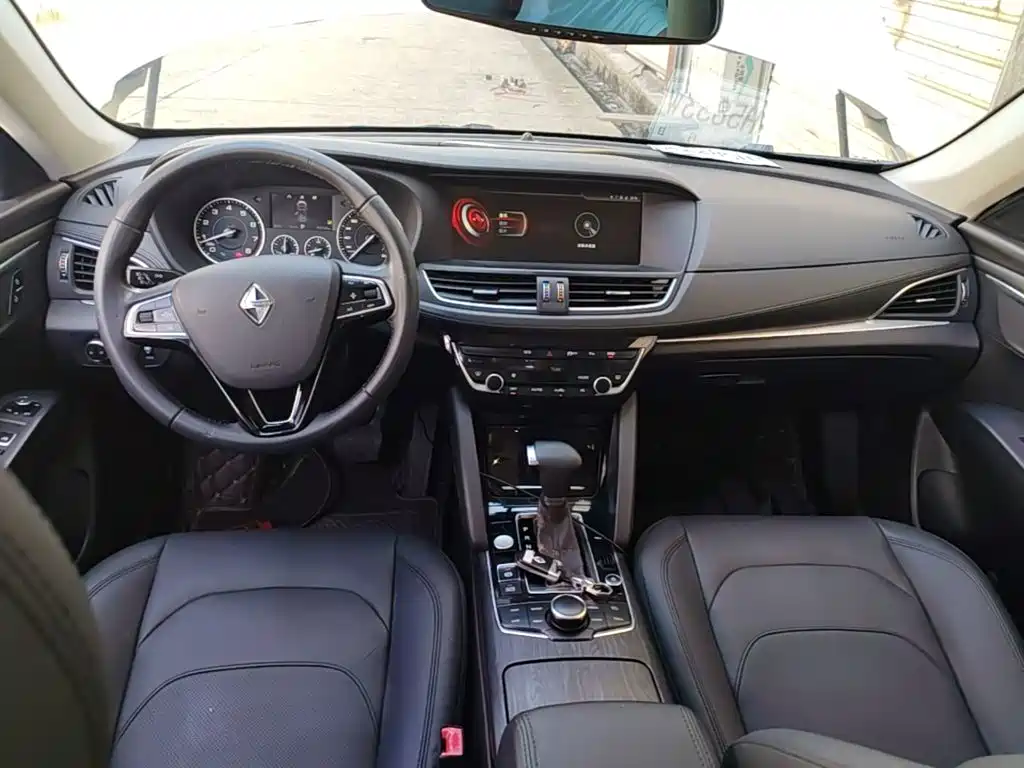 Borgward BX7 — миниатюра 10