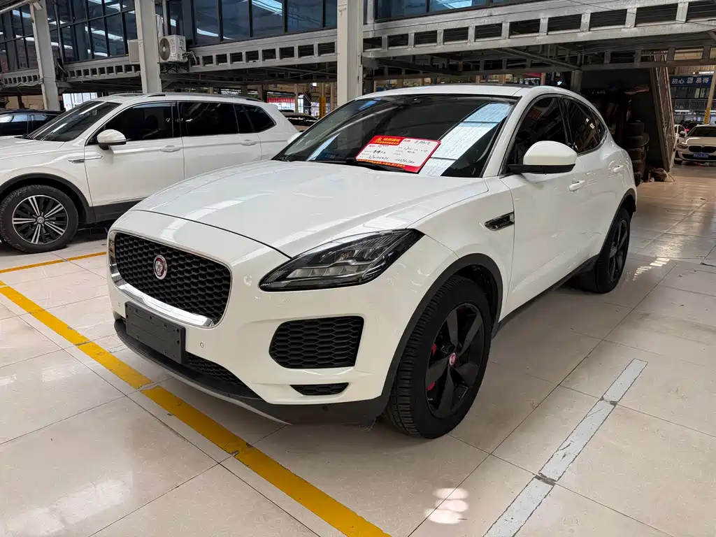 Jaguar E-PACE — миниатюра 6