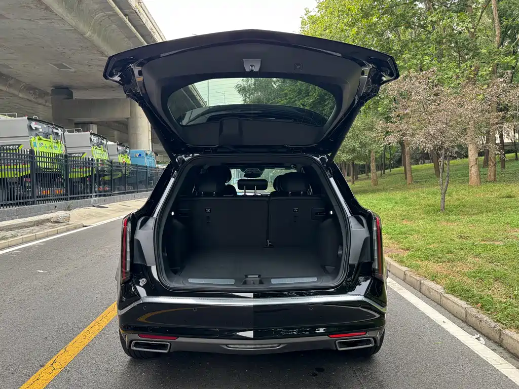 Cadillac XT5 — миниатюра 8